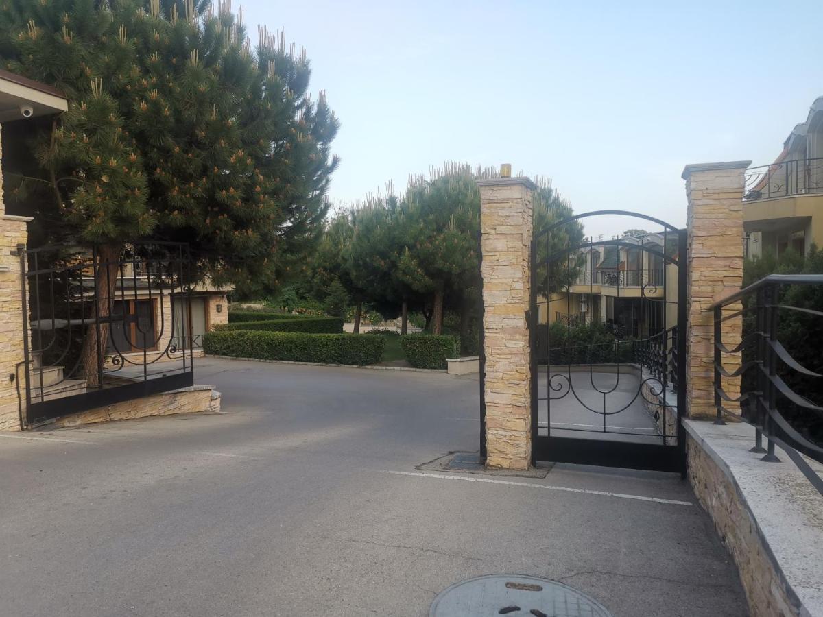 Luxury Apartment Amalfi 300 M From The Beach Varna Exterior photo
